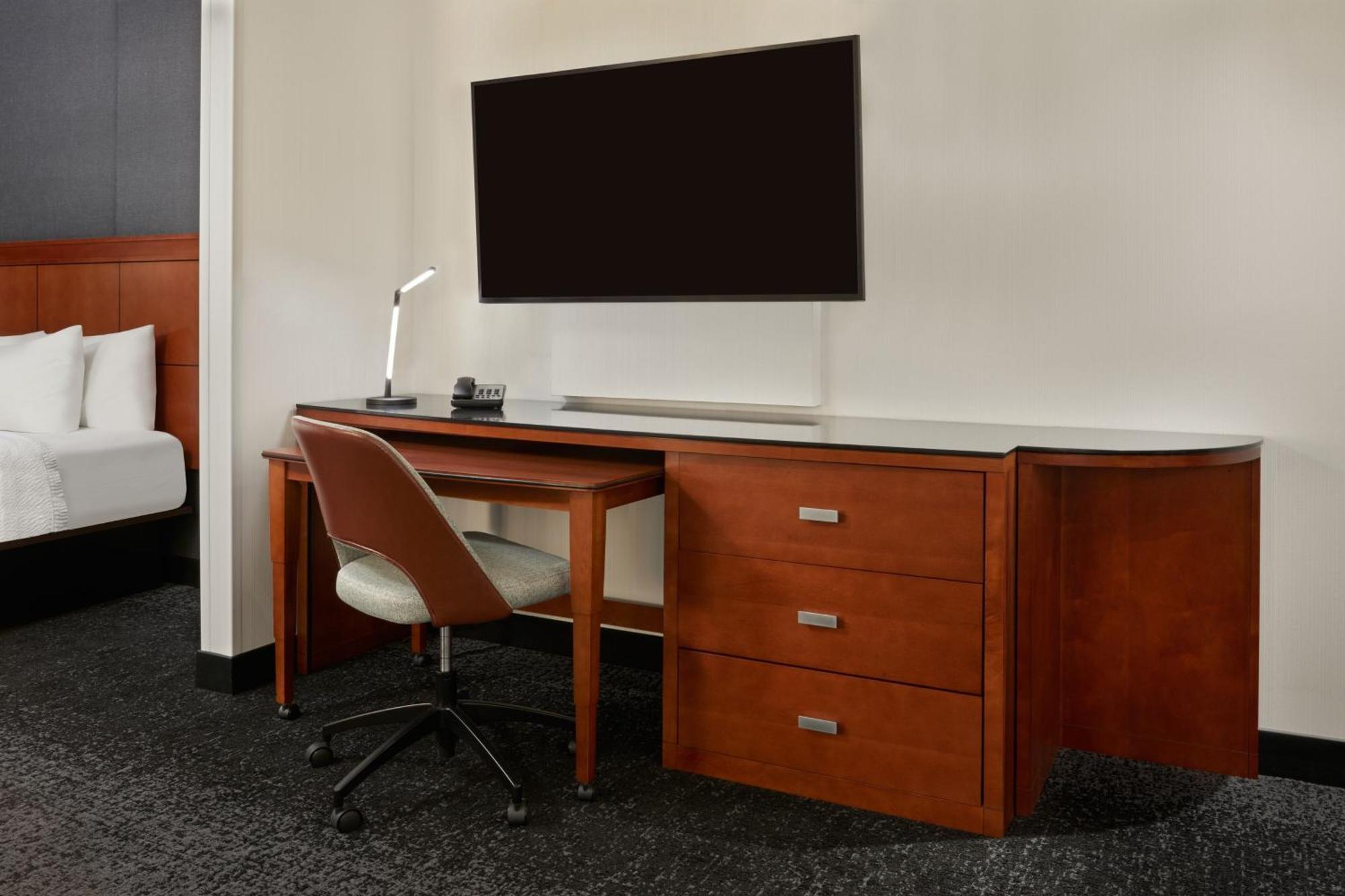 Courtyard By Marriott Calgary Airport Ξενοδοχείο Εξωτερικό φωτογραφία