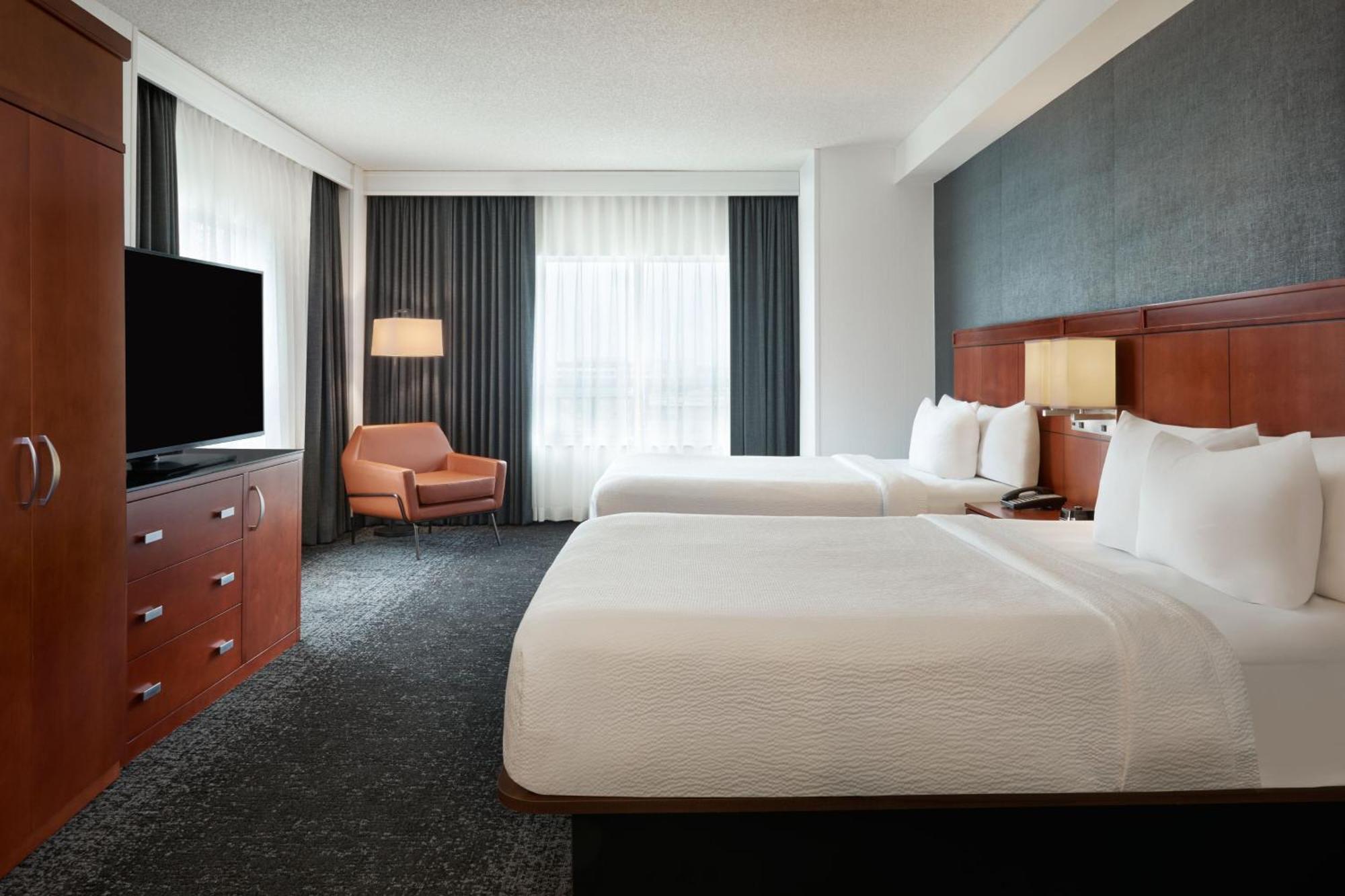 Courtyard By Marriott Calgary Airport Ξενοδοχείο Εξωτερικό φωτογραφία