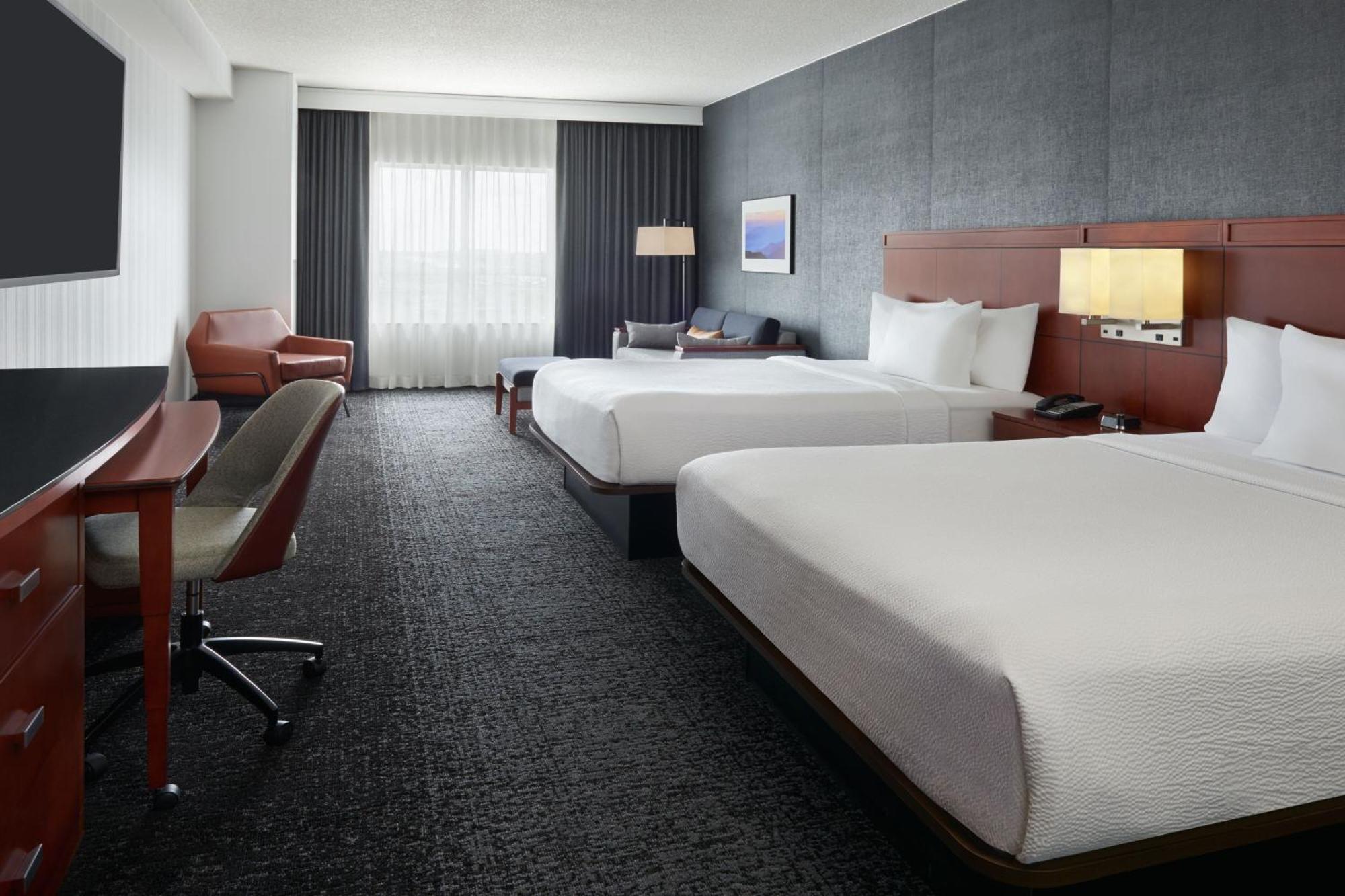 Courtyard By Marriott Calgary Airport Ξενοδοχείο Εξωτερικό φωτογραφία