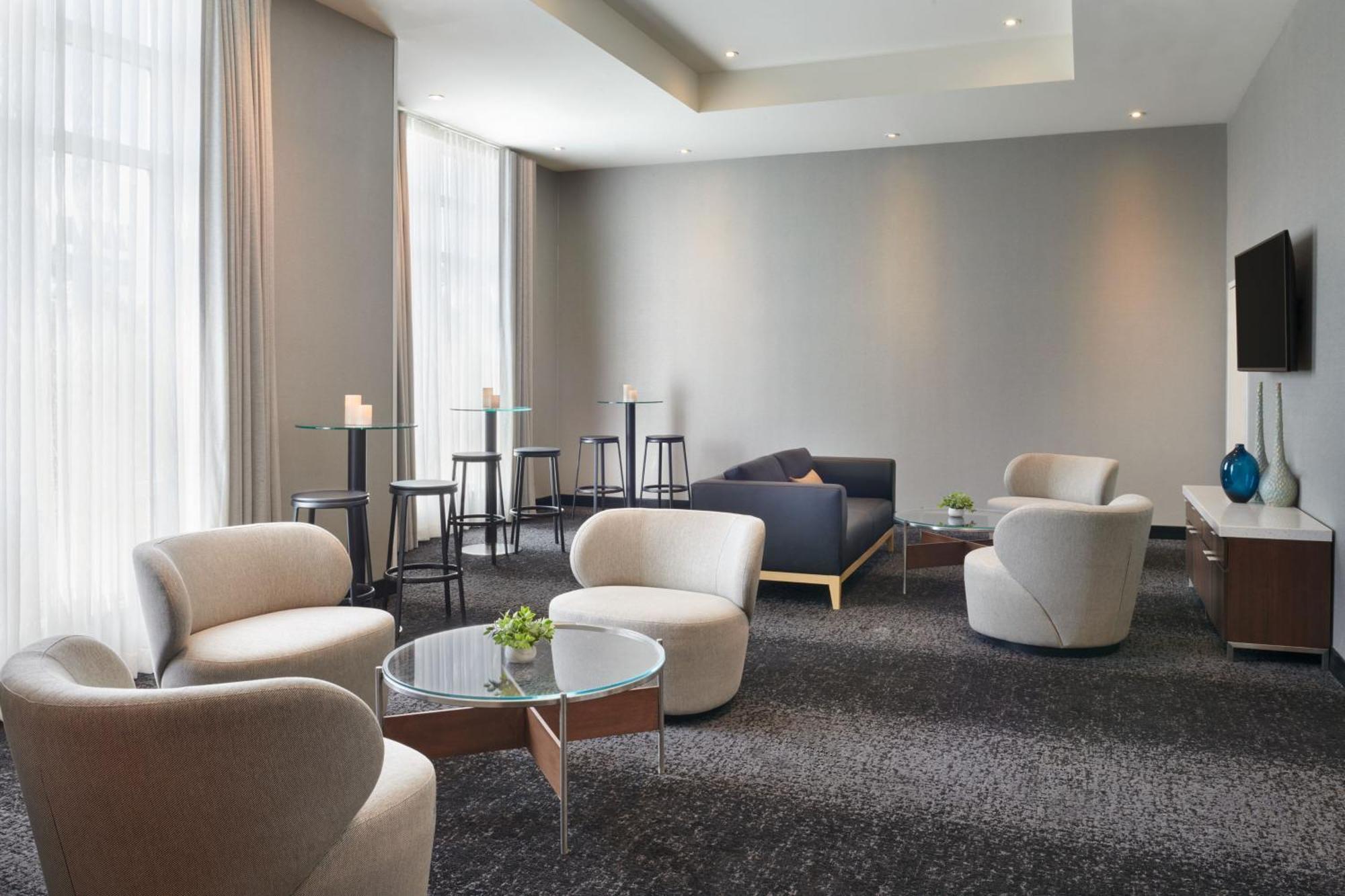 Courtyard By Marriott Calgary Airport Ξενοδοχείο Εξωτερικό φωτογραφία